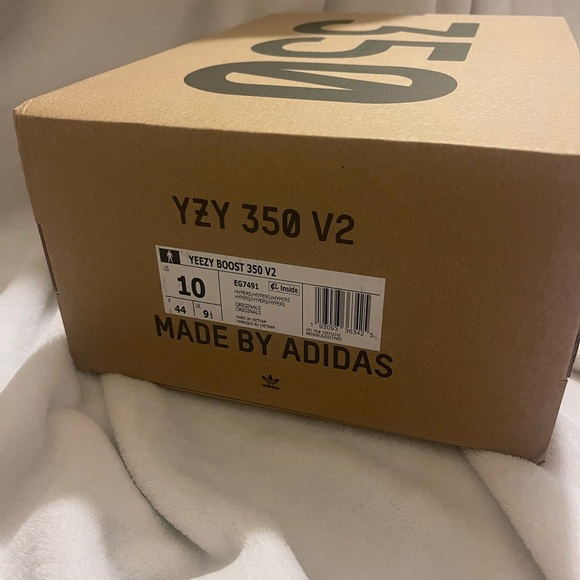 NWT Yeezy Adidas Boost 350 - Picture 4 of 12